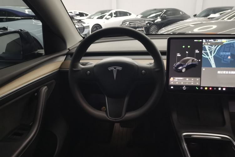 Used Tesla Model Y 2021 Long-Range All-Wheel-Drive Version 3D7