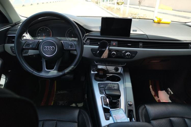 Used Audi A4L 2017 Plus 40 TFSI Ambition Model Center Console