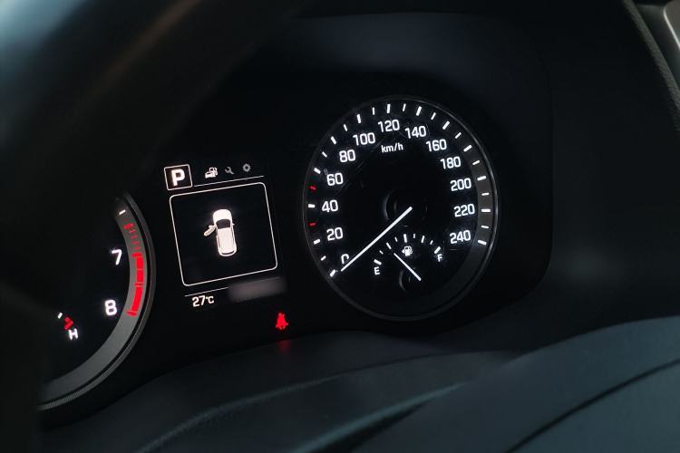 Used Hyundai Tucson 2015 1.6T Dual-Clutch Two-Wheel-Drive Smart Model Instrument Cluster