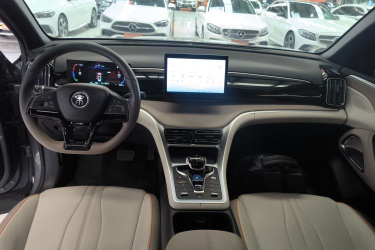 Used BYD Song Pro New Energy 2024 HONOR Edition DM-i 71KM Navigation Model
