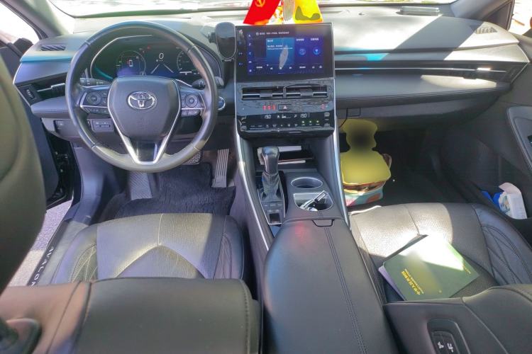 Used Toyota Avalon 2022 Dual-Engine 2.5L XLE Premium Edition Center Console