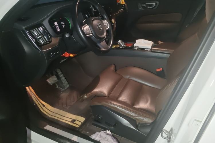 Used Volvo XC60 New Energy 2022 T8 Plug-in Hybrid All-Wheel Drive Smart Luxury Edition Left Front Seat