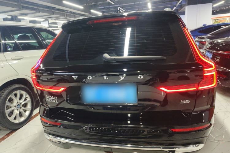 Used Volvo XC60 2023 B5 4x4 Smart Luxury Edition
