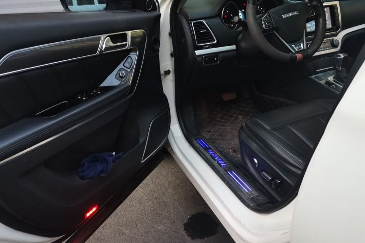 Used Haval H6 Coupe 2015 Blue Label 2.0T Automatic Two-Wheel Drive Prestige Model Driver Seat