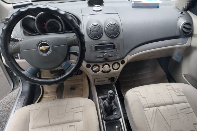 Used Chevrolet Lova 2010 1.4 MT Fengdu Version Center Console