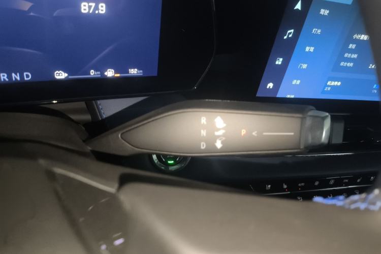 Used Chevrolet Equinox Plus 2024 102km RS Ultimate Edition
