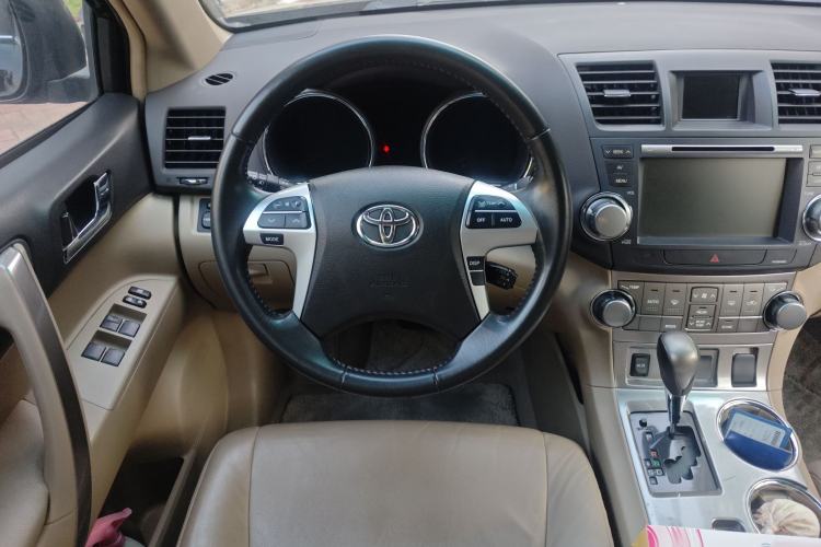 Used Toyota Highlander 2012 2.7L Two-Wheel Drive 7-Seater Luxury Edition
