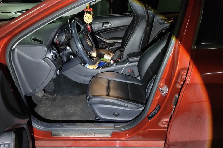 Used Mercedes-Benz GLA 2018 GLA 200 Fashion Model Left Front Seat