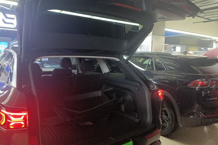 Used Volkswagen Tavendor 2023 380TSI Four-Wheel Drive R-Line First Edition Trunk