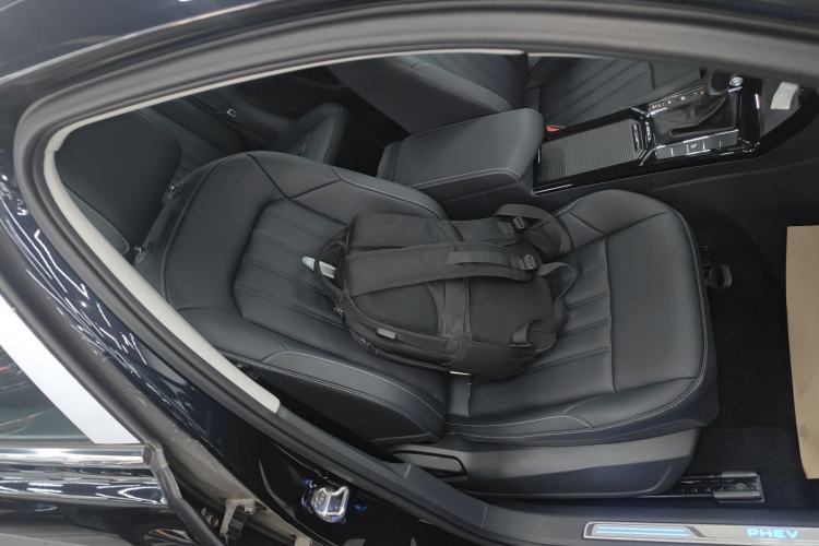 Used Volkswagen Passat New Energy 2025 430 PHEV Hybrid Business Edition Right Front Seat