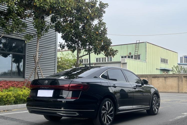 Used Volkswagen Passat 2024 380TSI Luxury Edition Exterior 8