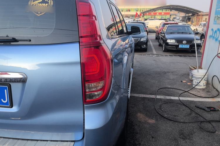 Used Haval H9 2015 2.0T Four-Wheel Drive Standard Model 7 Seats Right Rear Taillight