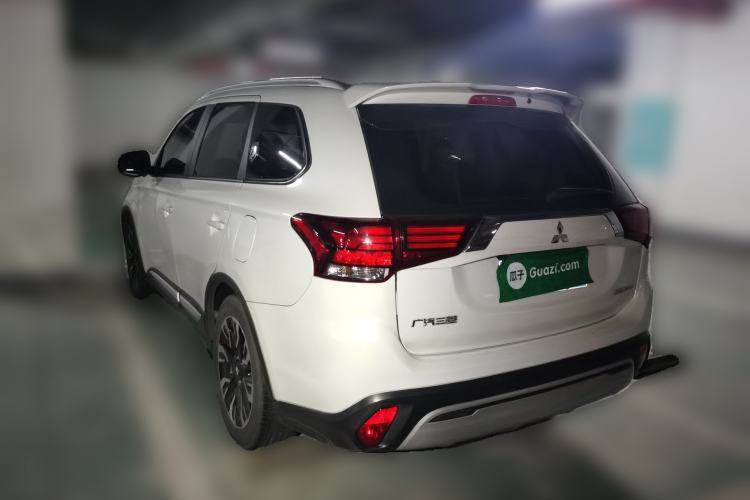 Used Mitsubishi Outlander 2019 2.0L Two-Wheel Drive Comfort Edition 7-Seater China VI Standard Rear Left 45 Deg