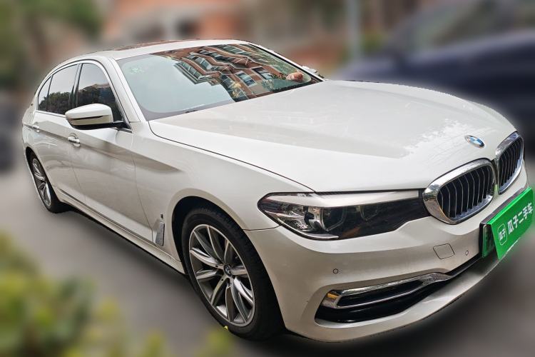 Used BMW 5 Series New Energy 2018 530Le Luxury Package Front Right 45 Deg