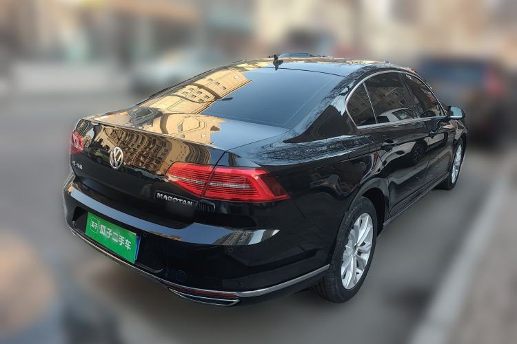 Used Volkswagen Magotan 2018 330TSI DSG Luxury Model Rear Right 45 Deg