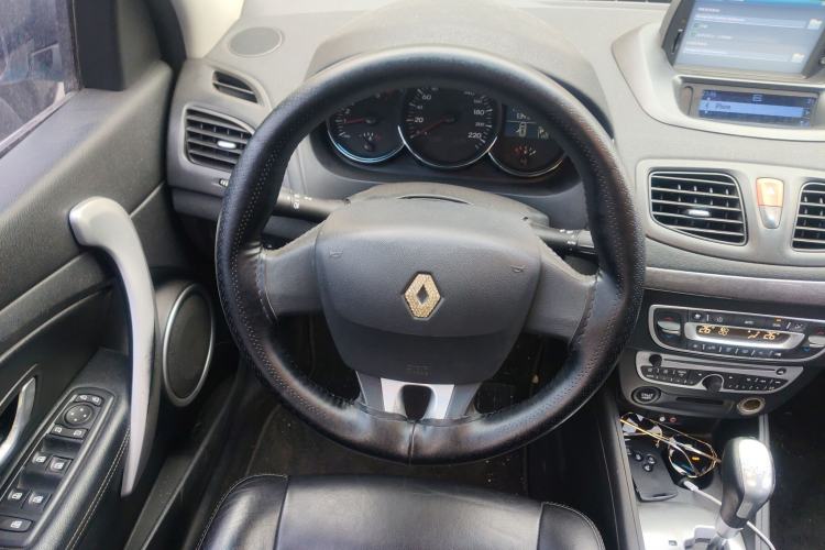 Used Renault Fluence 2011 2.0L Fashion Edition
