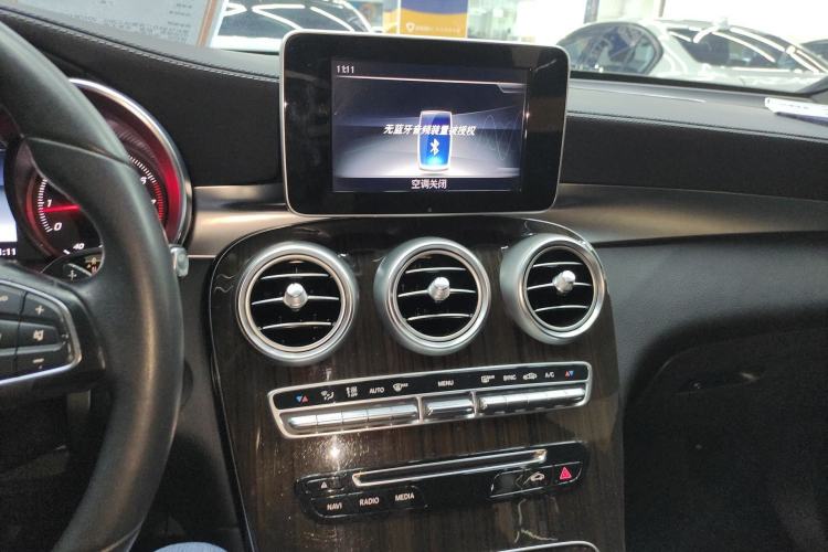 Used Mercedes-Benz GLC 2017 GLC 260 4MATIC Dynamic Edition Center Console