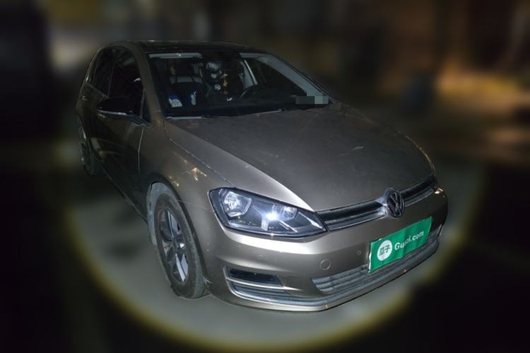 Used Volkswagen Golf 2017 230TSI Automatic Luxury Million-Vehicle Commemorative Edition Front Right 45 Deg