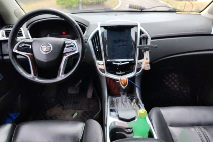 Used Cadillac SRX 2013 3.0L Elite Model Center Console