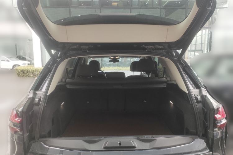 Used BMW X5 2023 xDrive 30Li Luxury M Sport Night Edition Package Trunk