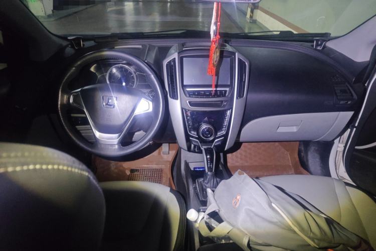 Used Luxgen U6 SUV 2014 1.8T Fashion Edition Center Console