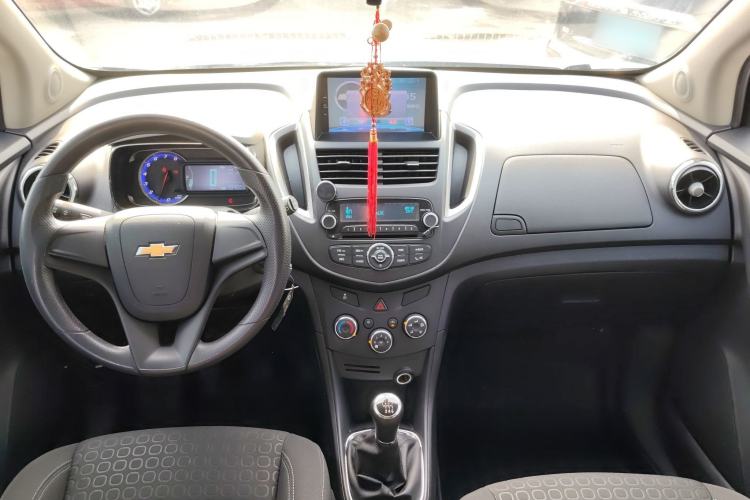 Used Chevrolet Trax 2014 1.4T Manual Two-Wheel Drive Comfort Model Center Console