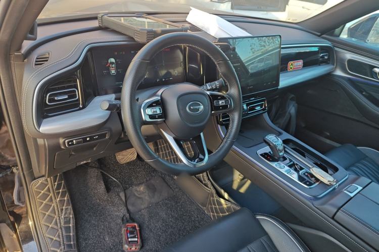 Used GAC Trumpchi GS8 2022 Linghang Series 2.0 TGDI Two-Wheel-Drive Luxury Smart Connectivity Version (7 Seats)