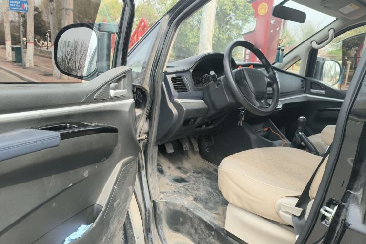 Used FORTHING Lingzhi 2022 M5 1.6L Practical 7-Seater