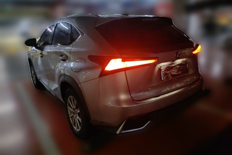 Used Lexus NX 2018 300h Front-Wheel-Drive FENGSHANG Version China V Emission Standard
