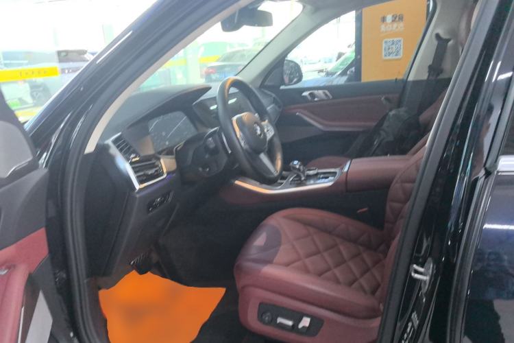 Used BMW X5 2022 Restyled xDrive 30Li Luxury Version M Sport Package
