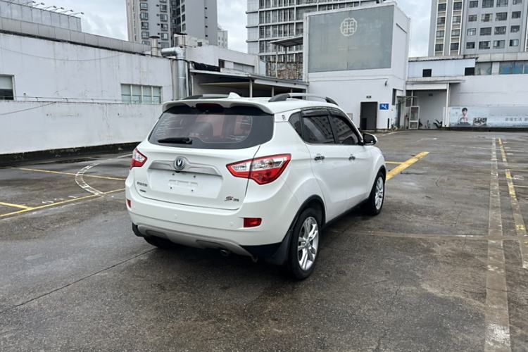 Used CHANGAN CS35 2012 1.6L Automatic Luxury Version China IV Standard
