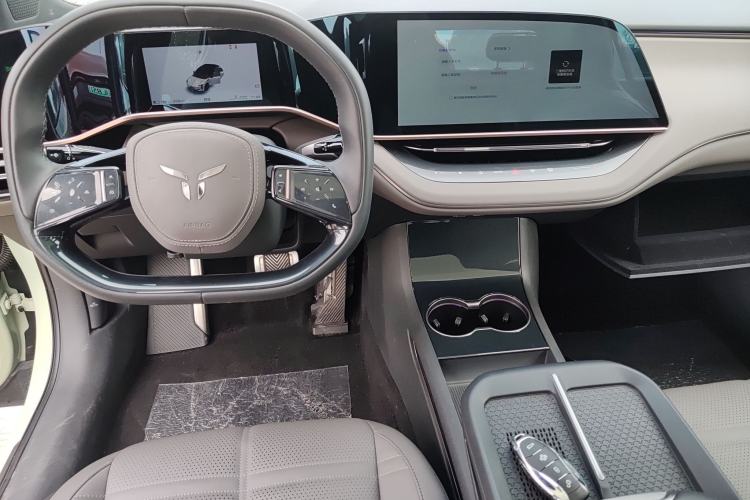 Used Hongqi EH7 2024 690 Pro Center Console