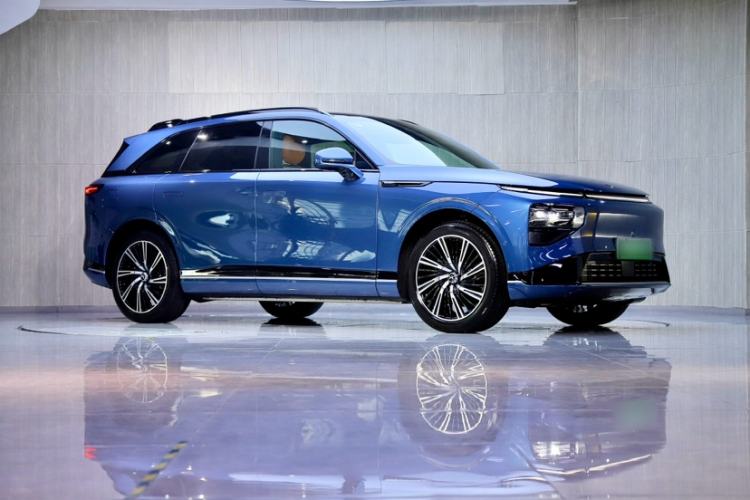 Used XPeng G9 2025 725 with Ultra-Long Range Max Exterior 2