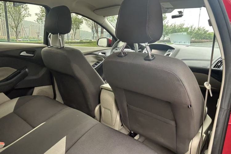 Used Ford Focus 2012 Sedan 1.6L Automatic Comfort Model Interior 5