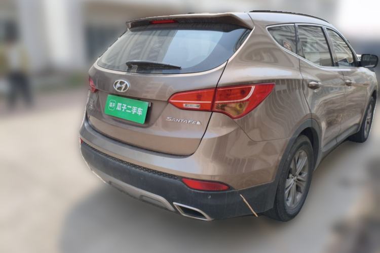 Used Hyundai Santa Fe 2013 2.4L Manual Two-Wheel Drive Comfort Version Rear Right 45 Deg