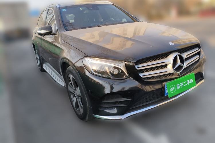 Used Mercedes-Benz GLC 2017 GLC 300 4MATIC Sport Edition Front Right 45 Deg