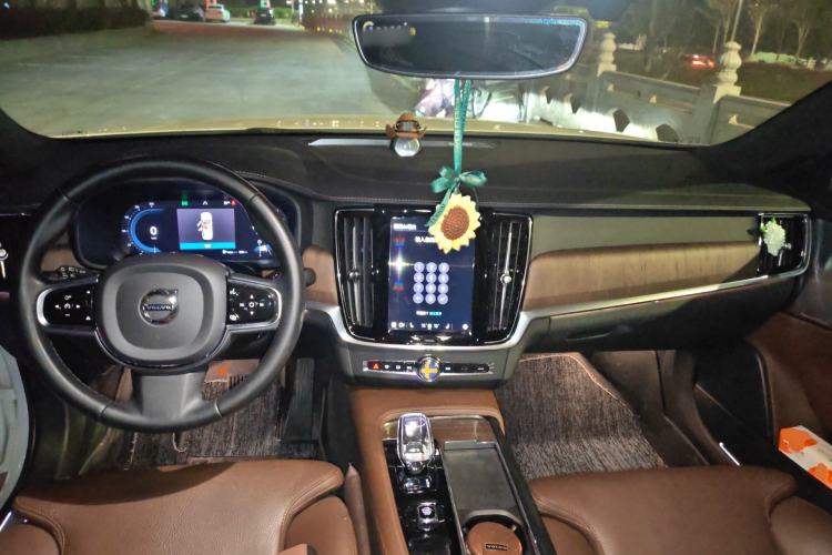 Used Volvo S90 2023 B5 Zhiyuan Luxury Edition
