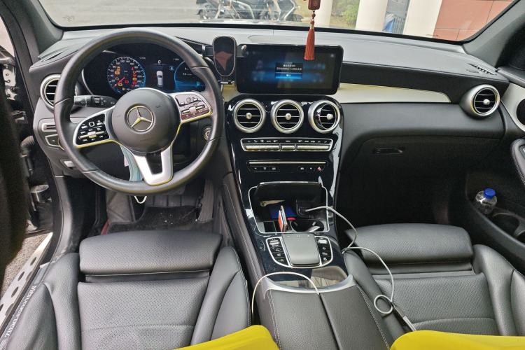 Used Mercedes-Benz GLC 2021 GLC 260 L 4MATIC Dynamic Edition Center Console