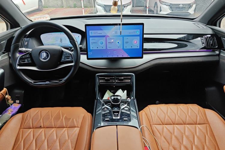 Used BYD Tang New Energy 2023 DM-i Champion Edition 112KM Prestige Model Center Console
