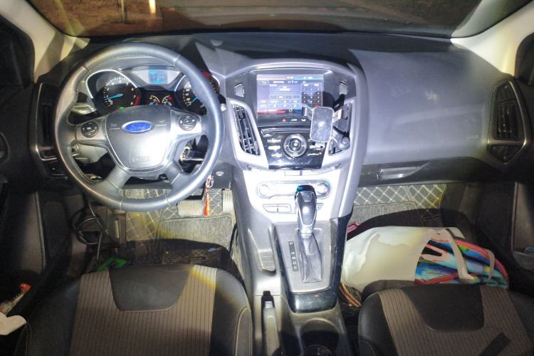 Used Ford Focus 2012 Hatchback 1.6L Automatic Fashion Edition
