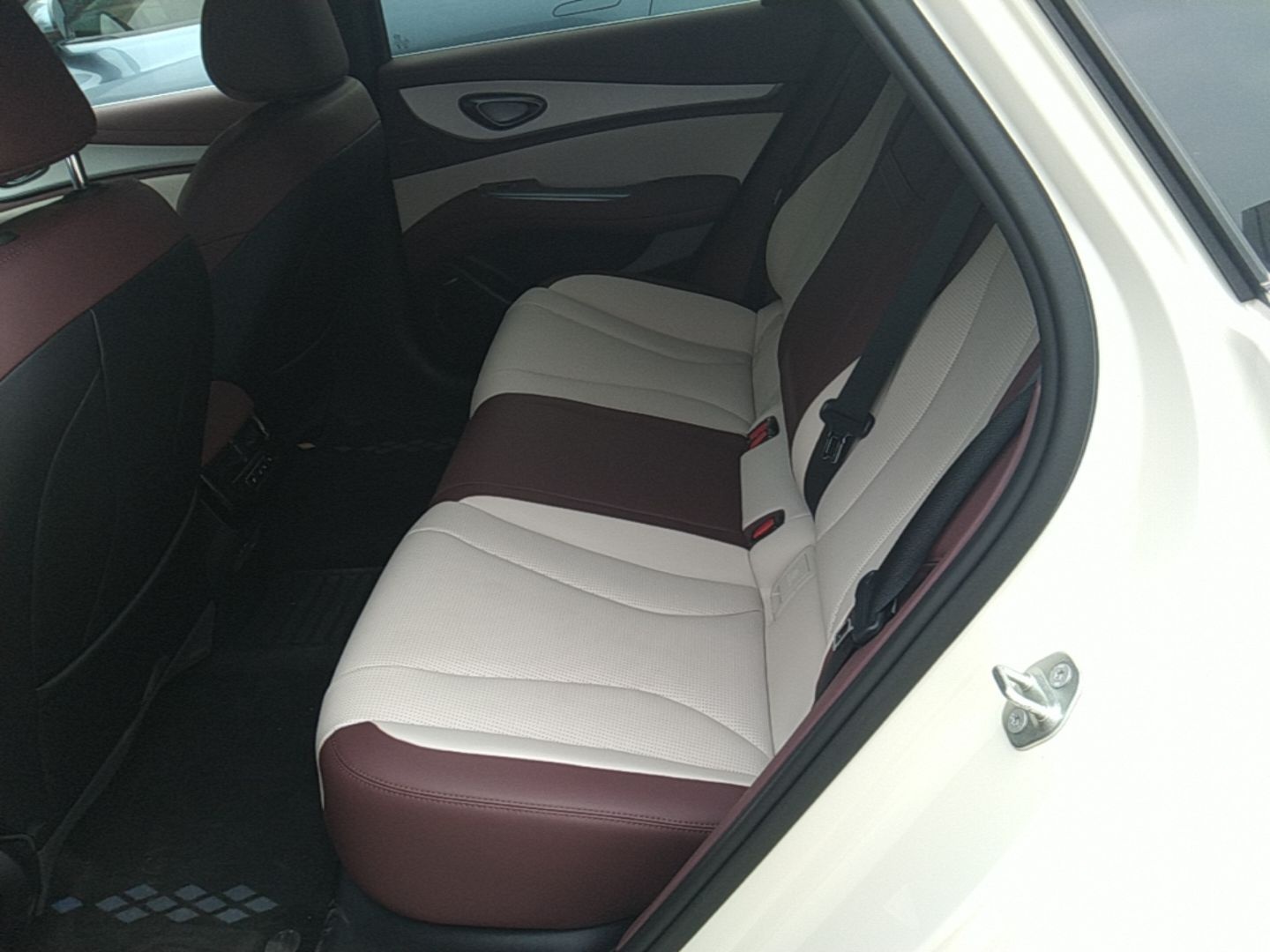 BYD Seal 07 DM-i 2026 DM-i 1.5T 230km Flagship Edition — снимка 20