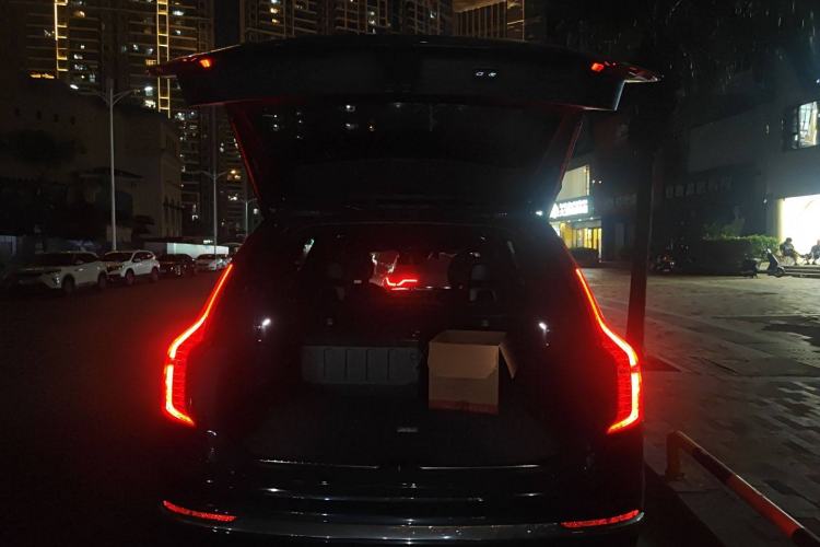 Used Volvo XC90 2022 B5 Smart Drive Luxury Edition 5 Seats Trunk