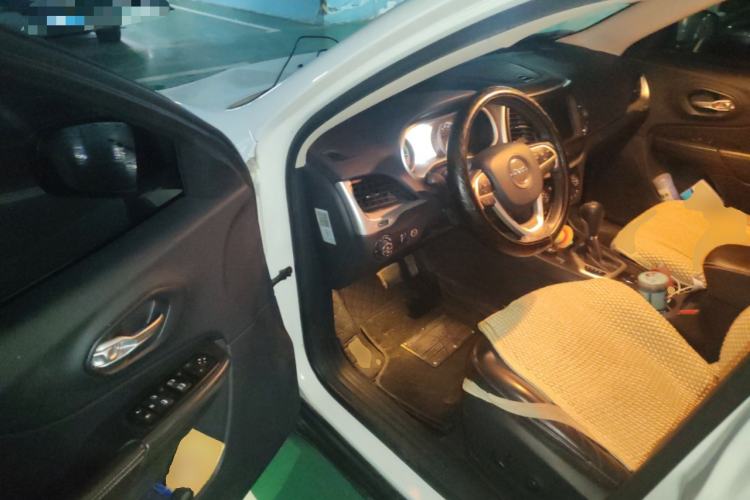 Used Jeep Cherokee 2014 2.4L Luxury Edition