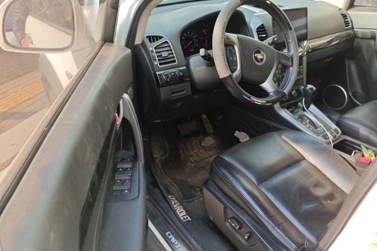 Used Chevrolet Captiva 2014 2.4L 4x4 Flagship Edition 7 Seats
