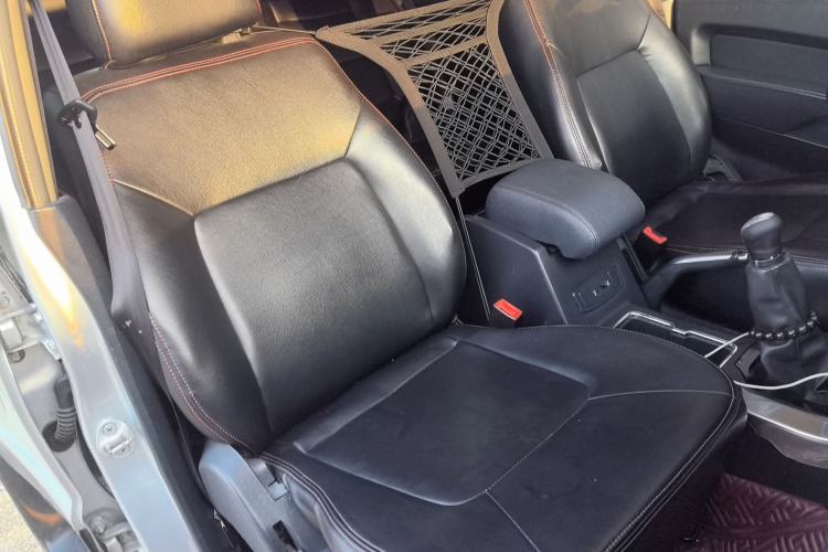 Used Leopaard Q6 2015 2.4L Manual Two-Wheel-Drive Elite Model
