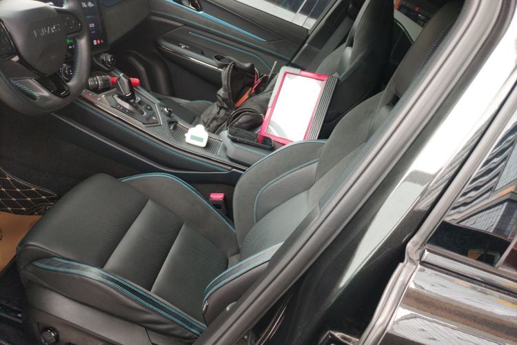 Used Lynk & Co 05 EM-P 2021 1.5TD PHEV HALO Left Front Seat