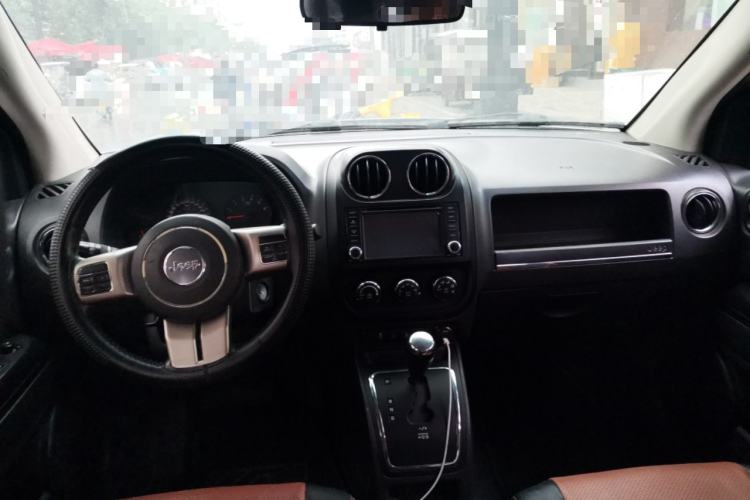 Used Jeep Compass 2012 2.4L four-wheel-drive sport version