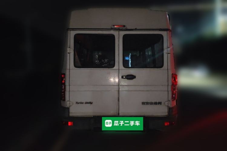 Used Iveco Daily 2012 2.5T-A35 Logistics Version 1 Mid-Roof
