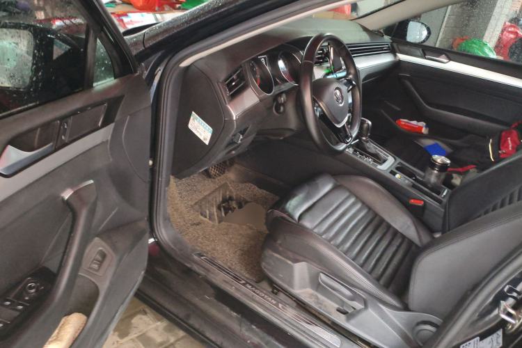 Used Volkswagen Magotan 2018 280TSI DSG Comfort Model Driver Seat