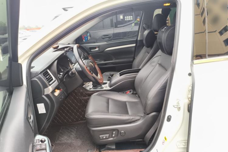 Used Toyota Highlander 2017 2.0T Four-Wheel Drive Luxury Edition 7 Seats